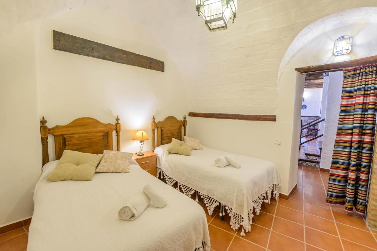 Holiday Home El Pilarillo Piscina Compartida Alcaucin Exterior photo